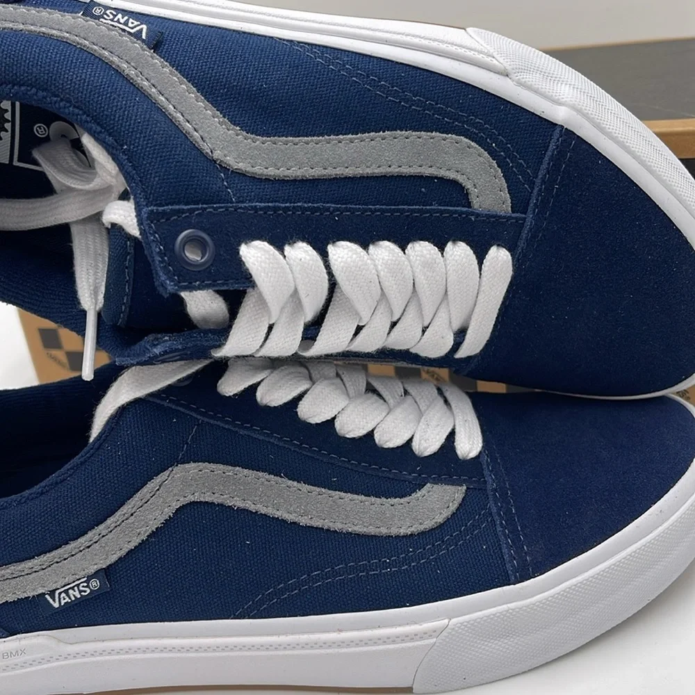 Vans WMNS Blue and White Sneakers Bmx Old Skool Navy/White VN0005UZNAV